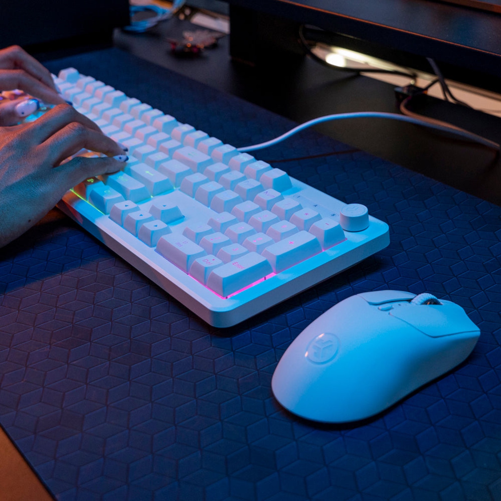 Nightfall wireless mouse, white